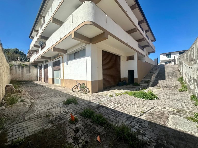 Locale destinato ad uso commerciale in affitto in via G. Matteotti a Milazzo