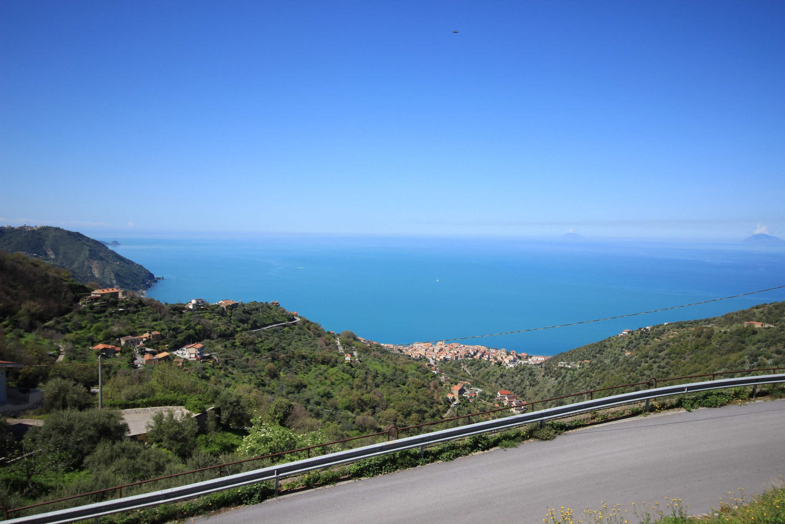 Filenames: vista-mare-costiera-siciliana.jpg.