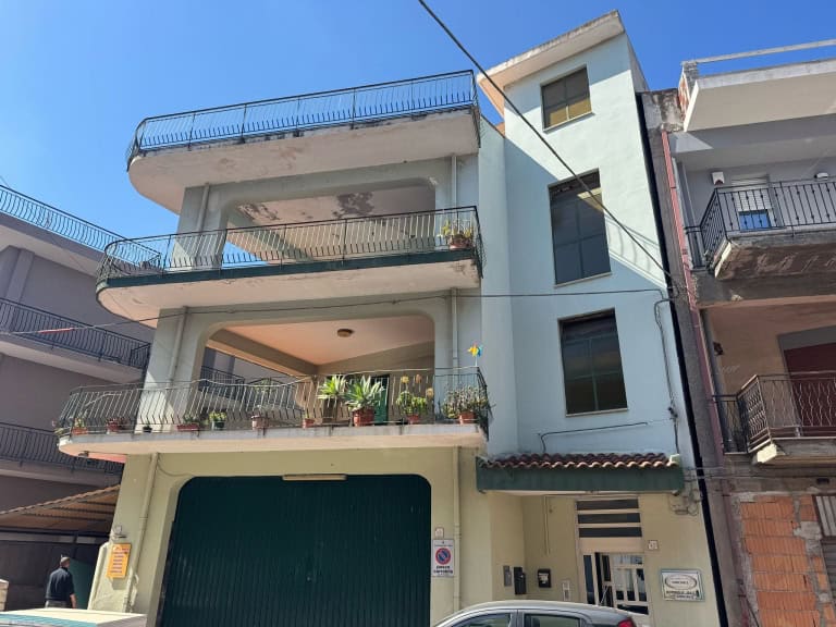 Appartamento in vendita in Via Dottore Coppolino n. 45, Merì, Me