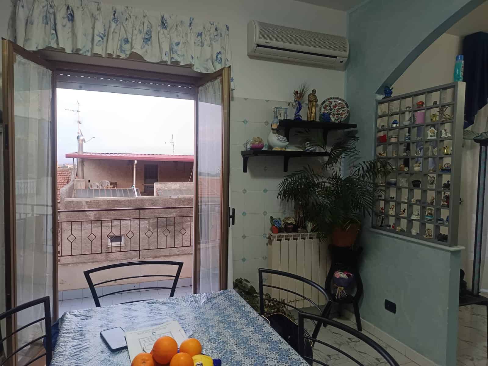 Citofonia, leċċ, interfono senza fili, elegante e funzionale, per un'esperienza di comunicazione moderna e sicura in casa.