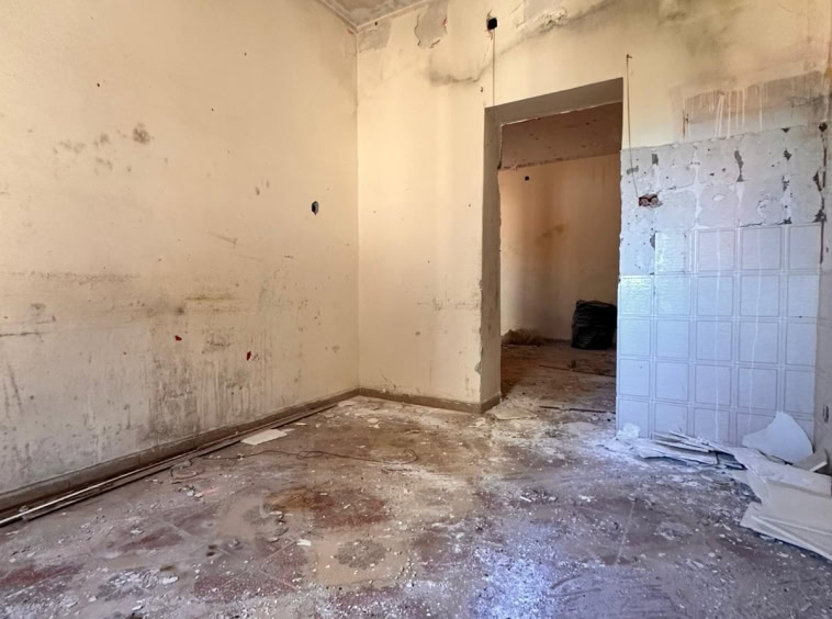 Verniciatura e ristrutturazione di interni di un appartamento in fase di costruzione presso NextCasa. Realizzazione di ambienti abitativi moderni e funzionali, con attenzione dettagliata ai lavori di finitura e decorazione.