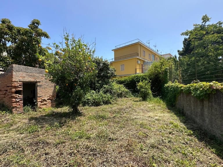 Casa indipendente in vendita in via Regina Margherita 6/8, Pace del Mela, Me