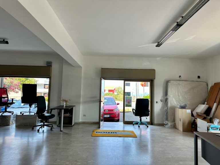 Locale commerciale in vendita in Viale Dell’Immacolata 1-3, Merì, Me