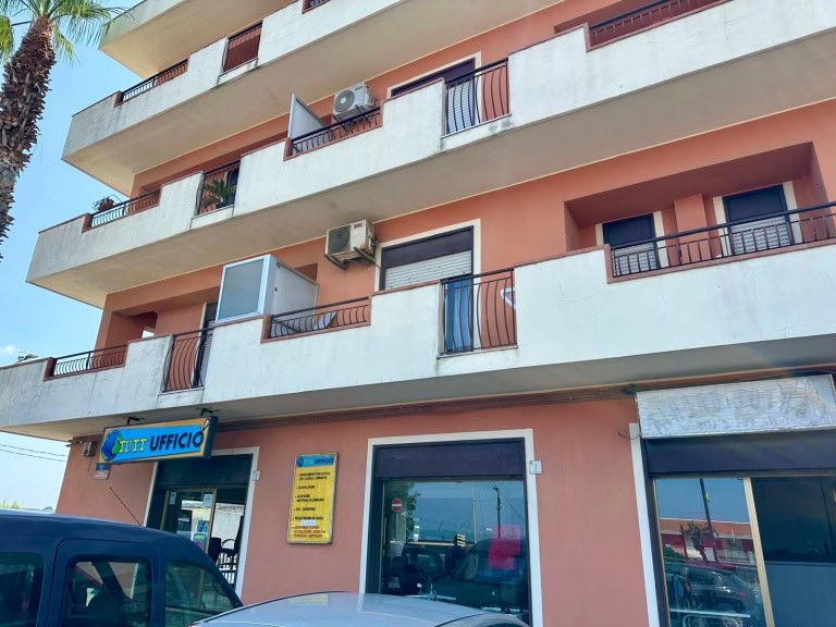 Locale commerciale in vendita in Viale Dell’Immacolata 1-3, Merì, Me