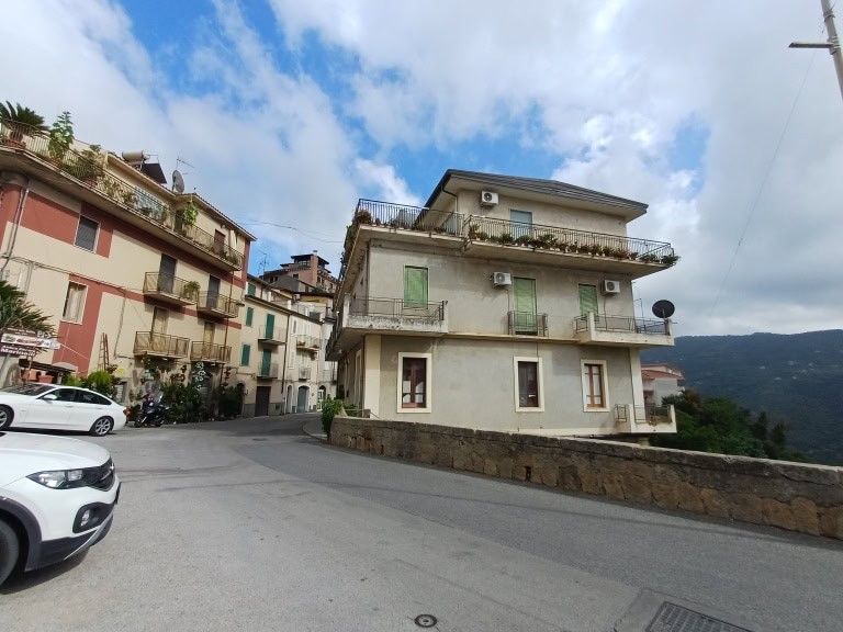 Casa semindipendente in vendita in Via San Biagio, Ficarra, Me
