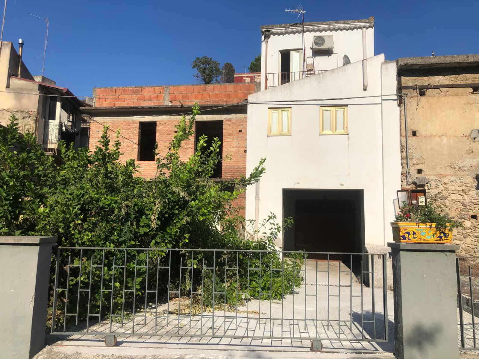 3ce90a2d-f83b-454c-b6d6-c3b0c31aa81a Villetta in costruzione a breve completamento, location residenziale vicino al centro città, progetto edilizio moderno e innovativo, opportunità di investimento immobiliare, NextCasa promuove soluzioni abitative di qualità.