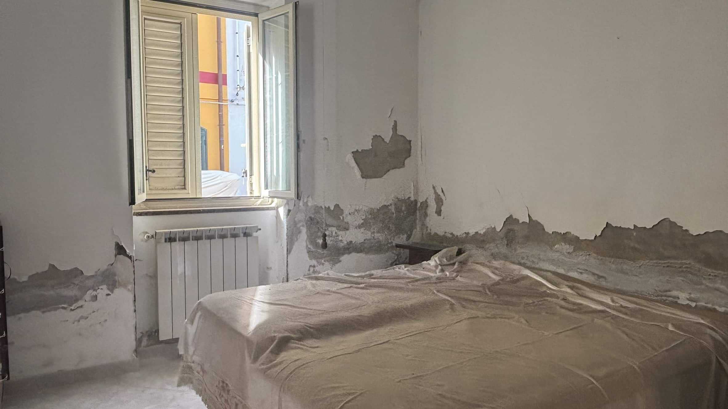 File nome: stanza-in-fatiscenza-immobile-NextCasa.jpg.