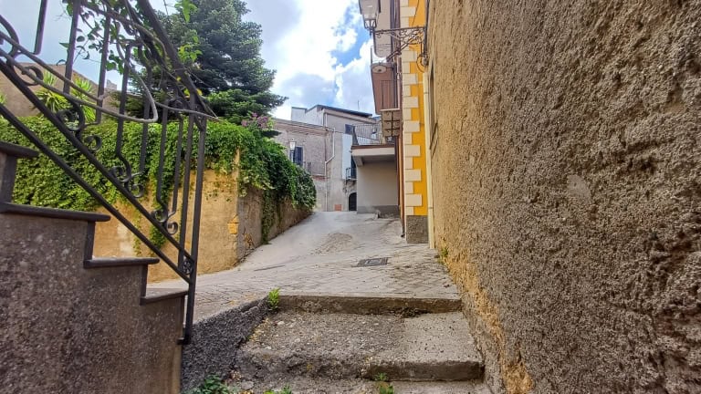 Appartamento in vendita in Via Giuseppe Gagliano, Naso, Me