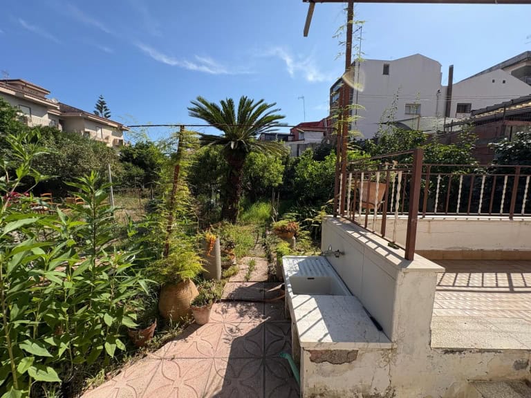 Appartamento indipendente in vendita in via Mazzini 16, Barcellona P.G., Me