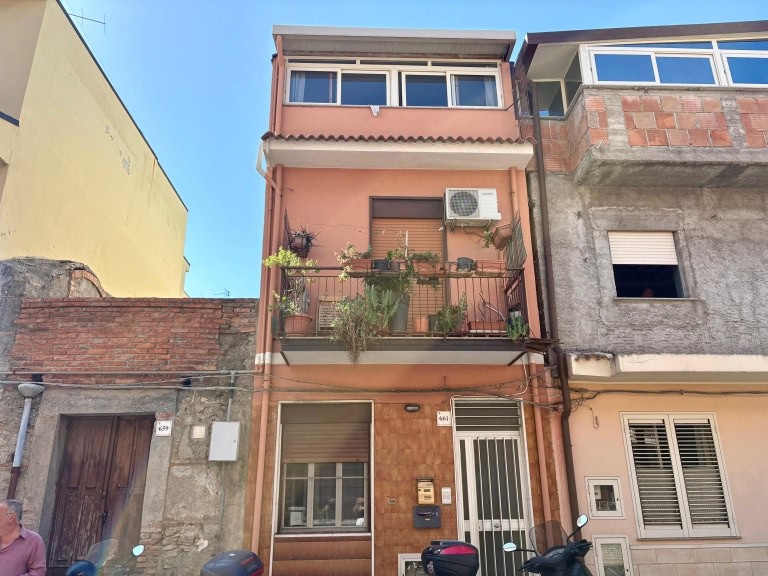 Fabbricato indipendente in vendita in via Statale Sant’Antonino 661, Barcellona P.G., Me