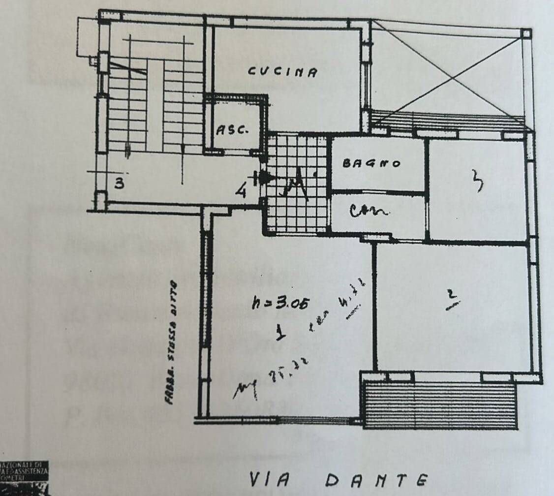Pianta di appartamento con cucina, bagno, camere e area giorno, immagine di planimetria immobiliare, NextCasa, soluzione residenziale, con dettagli tecnici e distribuzione degli spazi indoor.