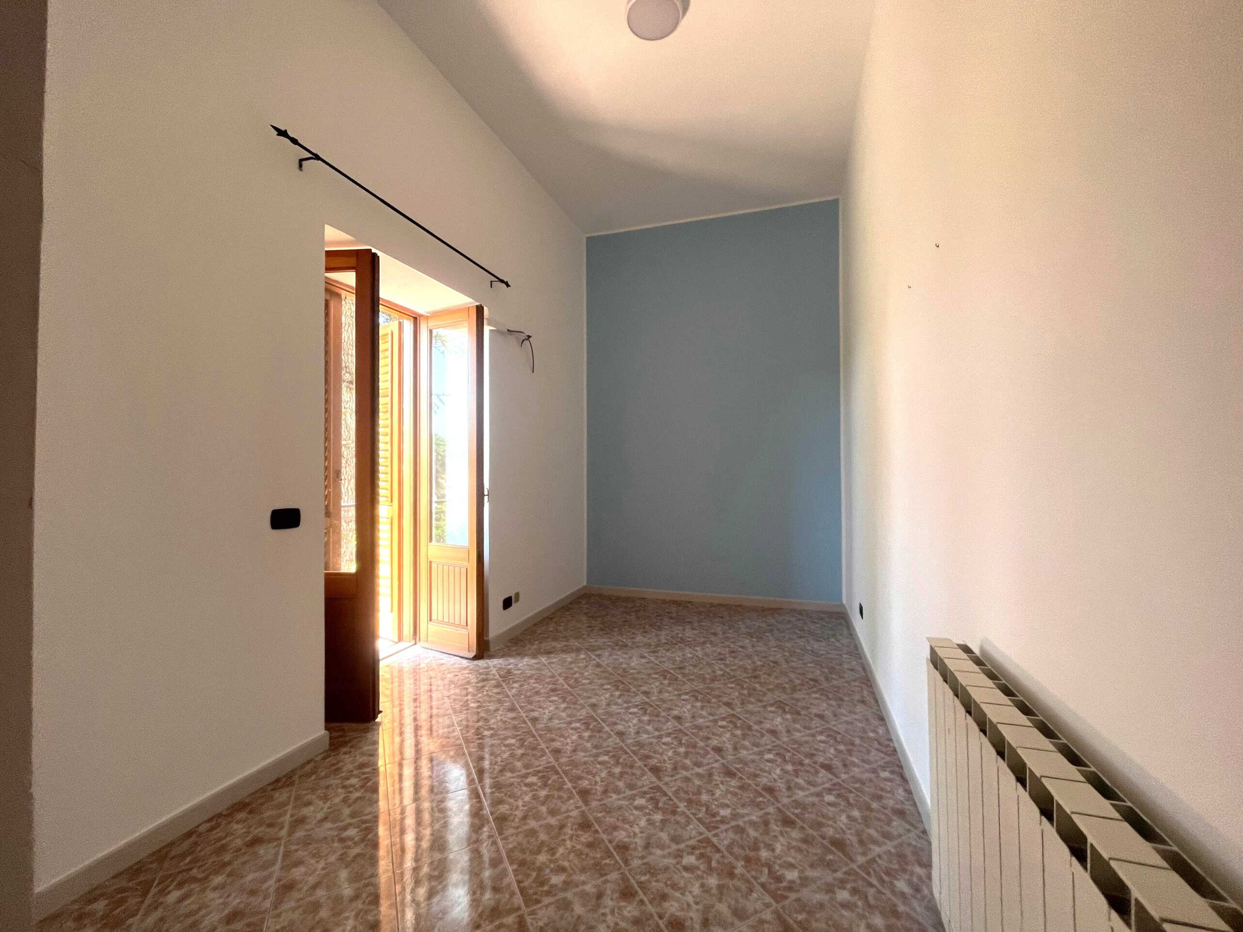 Appartamento-vicino-alla-meravigliosa-spiaggia-di-rimini-con-giardino-privato-e-parcheggio-alla-riscossa.