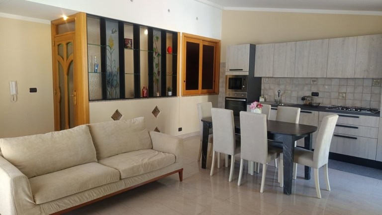Casa indipendente in vendita in via Annunziata a Gualtieri Sicaminò,Me