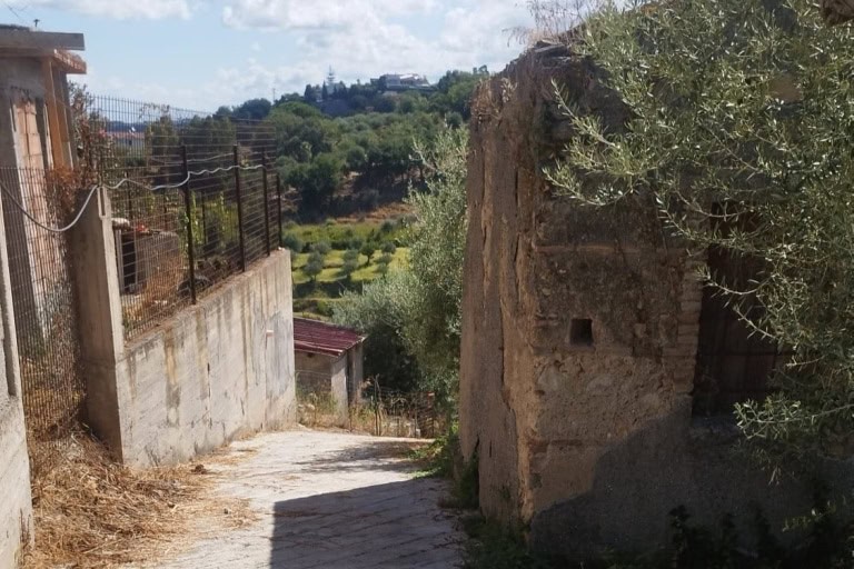 Rudere con terreno in vendita in Contrada Moasi, Barcellona P.G., Me