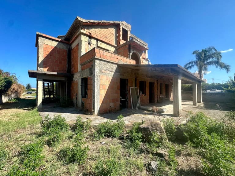 Villa singola allo stato rustico in vendita in via Battifoglia, Barcellona P.G., Me