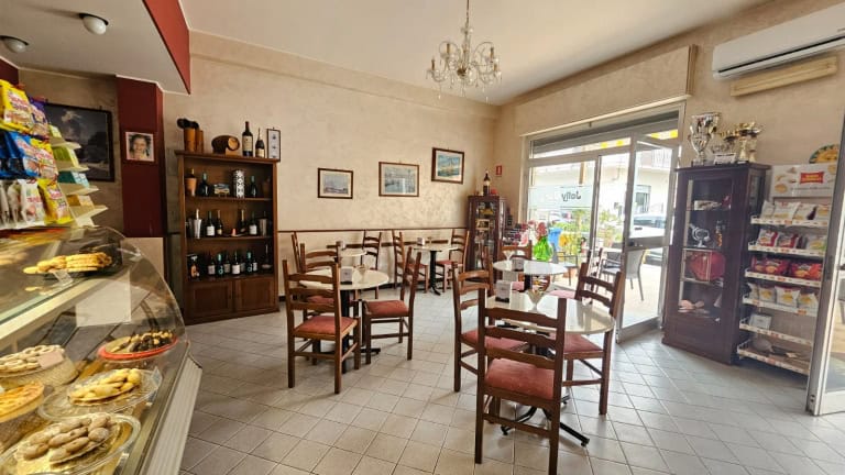 Locale in vendita in Via Lucio Piccolo, Capo d’Orlando, Me