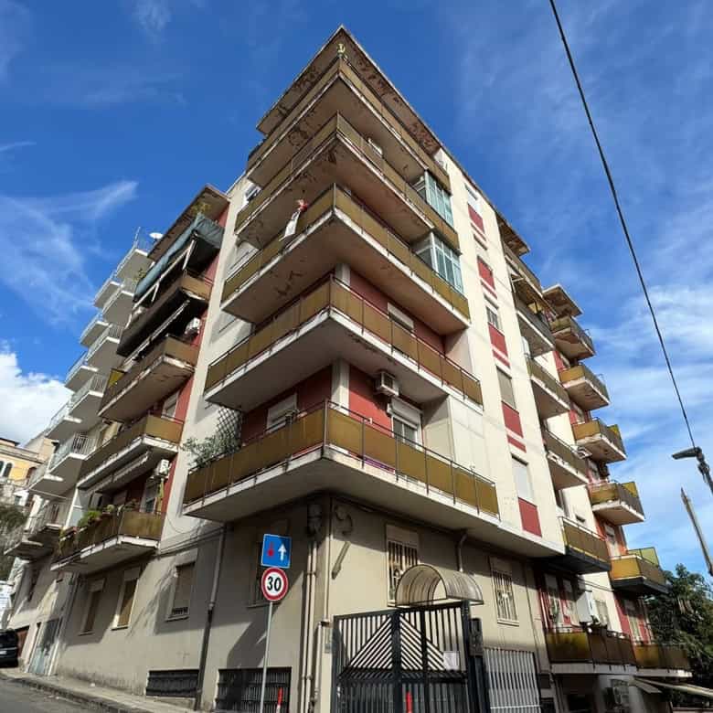 Filenames: edificio-residenziale- Napoli-centro-storico-appartamenti-NextCasa.jpg.