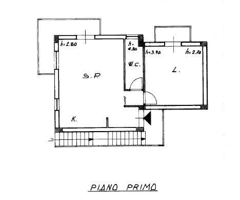 Ampia planimetria di un appartamento con soggiorno, cucina, bagno e camera da letto, ideale per chi cerca soluzioni abitative funzionali e ben distribuite. Perfetta per la vendita o l'affitto di immob.