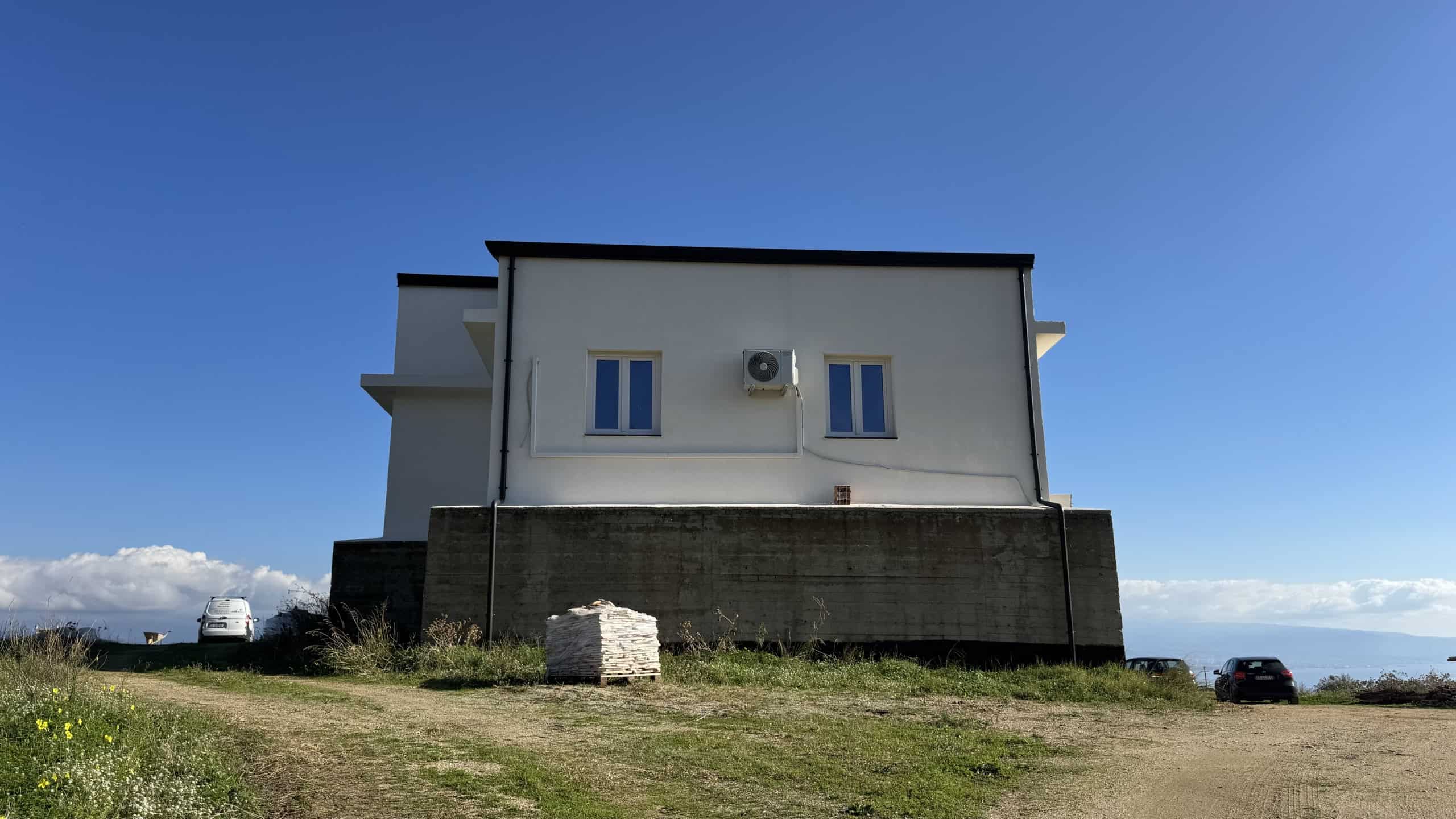 Villa moderna con vista panoramica, casa indipendente in stile contemporaneo, appartamenti in vendita, soluzioni di abitazione di lusso, NextCasa immobili, proprietà in vendita in Italia.