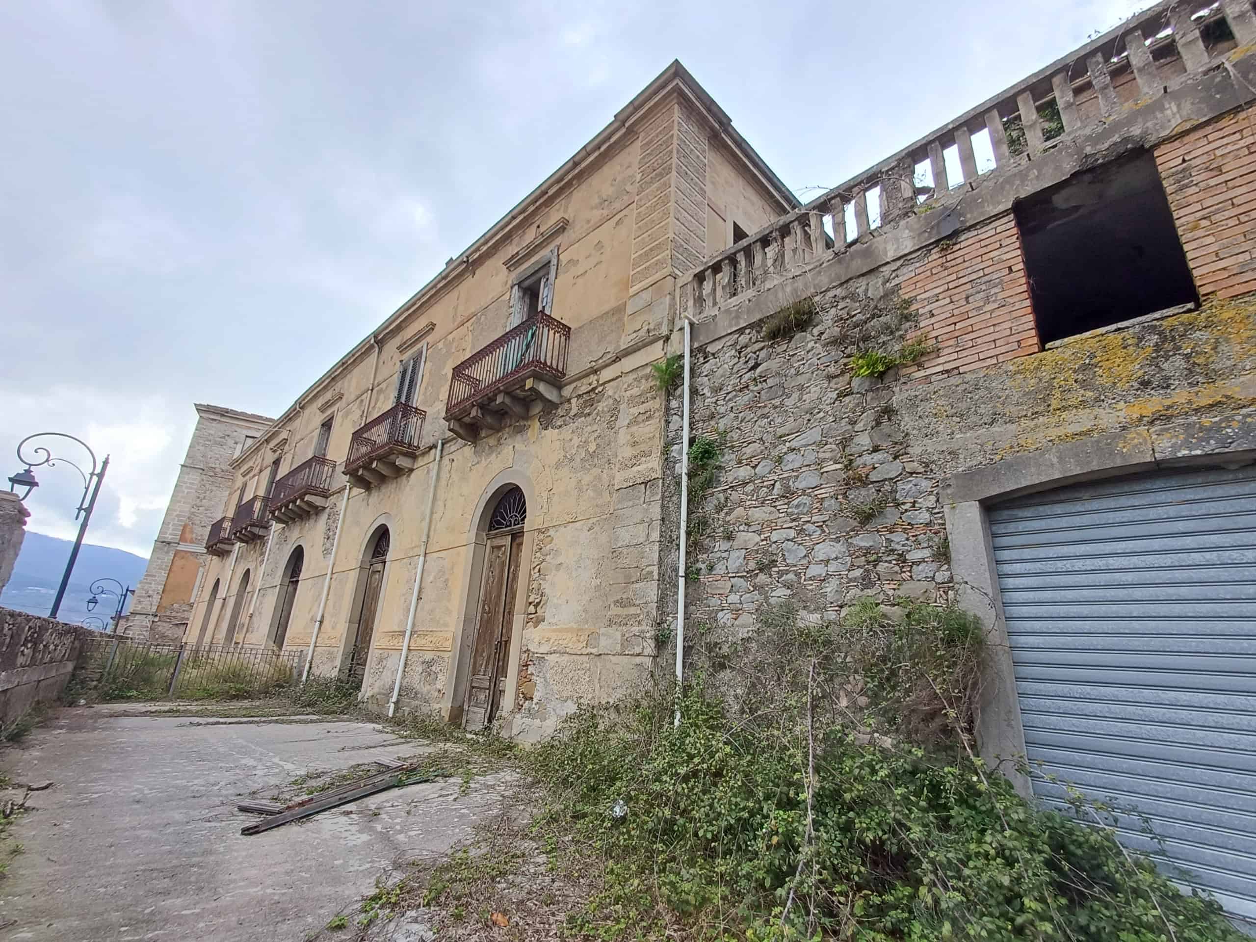 Palazzo nobiliare in vendita in Via Libertà, Raccuja, Me