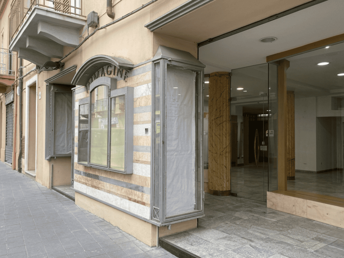 Locale Commerciale in vendita in via Umberto I 209/211,Barcellona P.G., Me