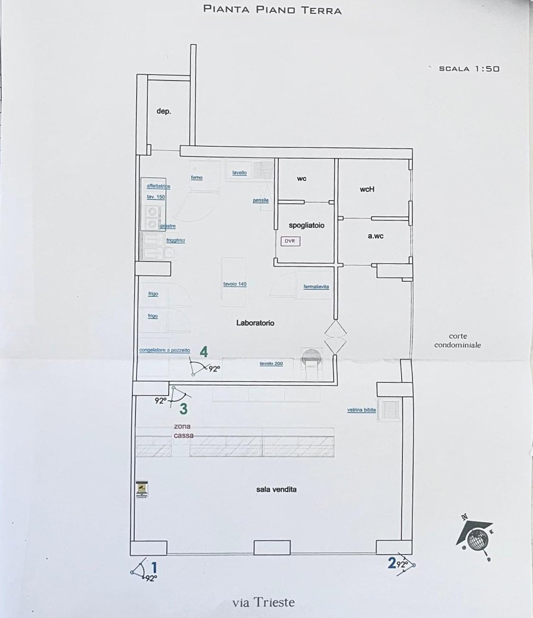 Planimetria dettagliata di un appartamento al piano terra con zone living, cucina, bagno e deposito, ideale per ristrutturazione o progettazione edilizia.