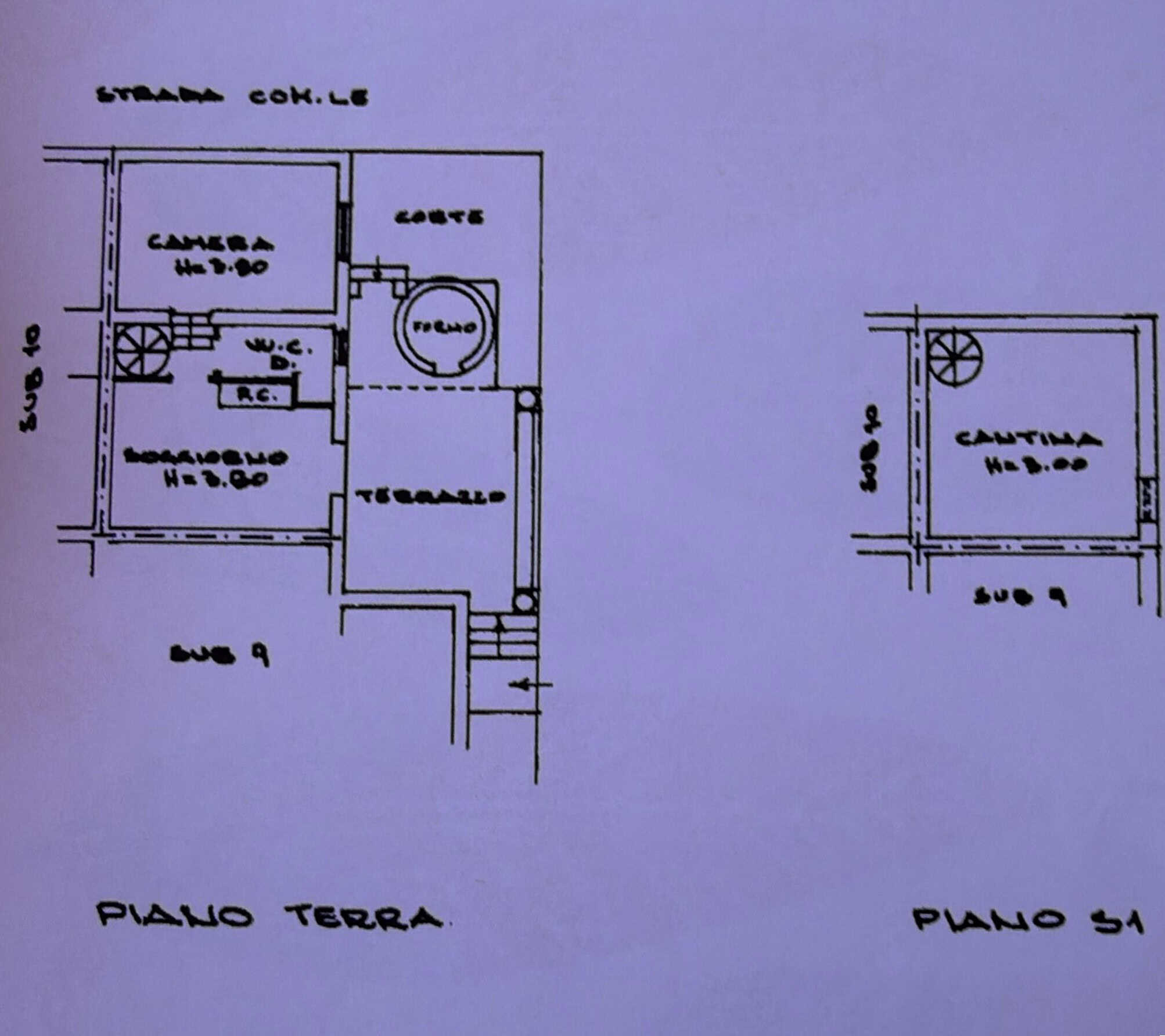 Planimetria di un appartamento con soggiorno, camera da letto, bagno e cortile, in stile disegno tecnico, ideale per annunci immobiliari.
