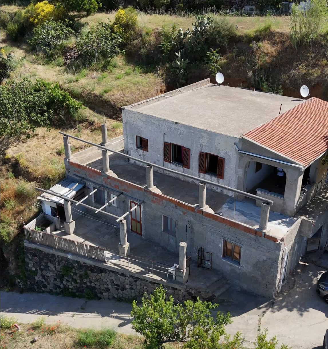 Villa in vendita a Quattropani, Lipari con terrazza panoramica e vista sul mare.