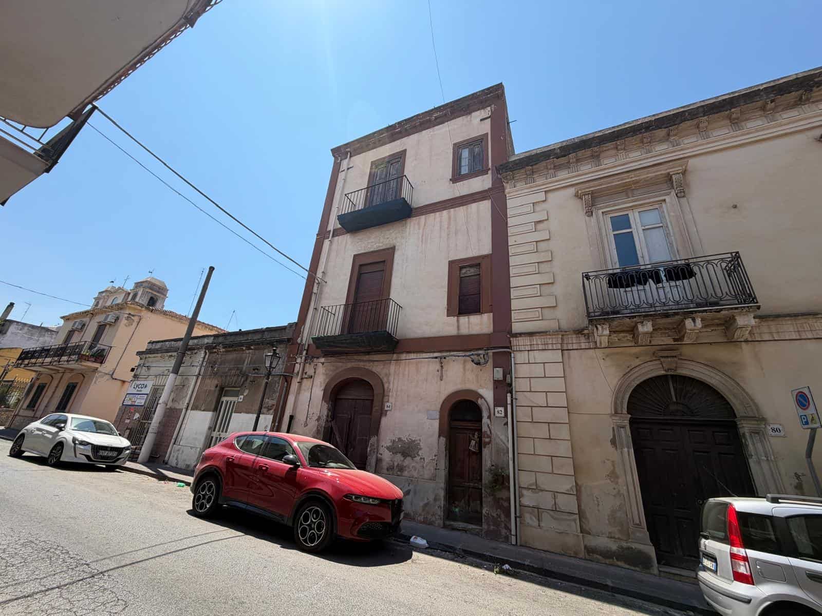 Palazzina storica in vendita in via Immacolata 43, Barcellona P.G., Me