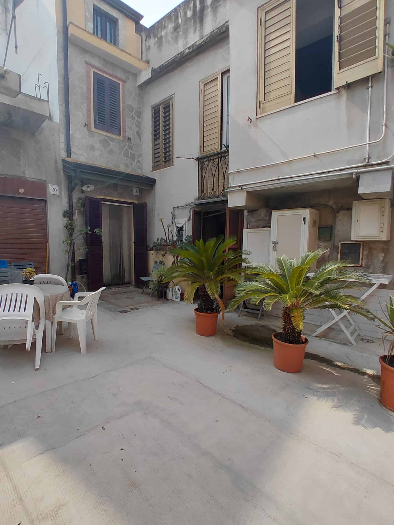 Casa indipendente in vendita in via Filippo Juvara 24, Barcellona P.G., Me