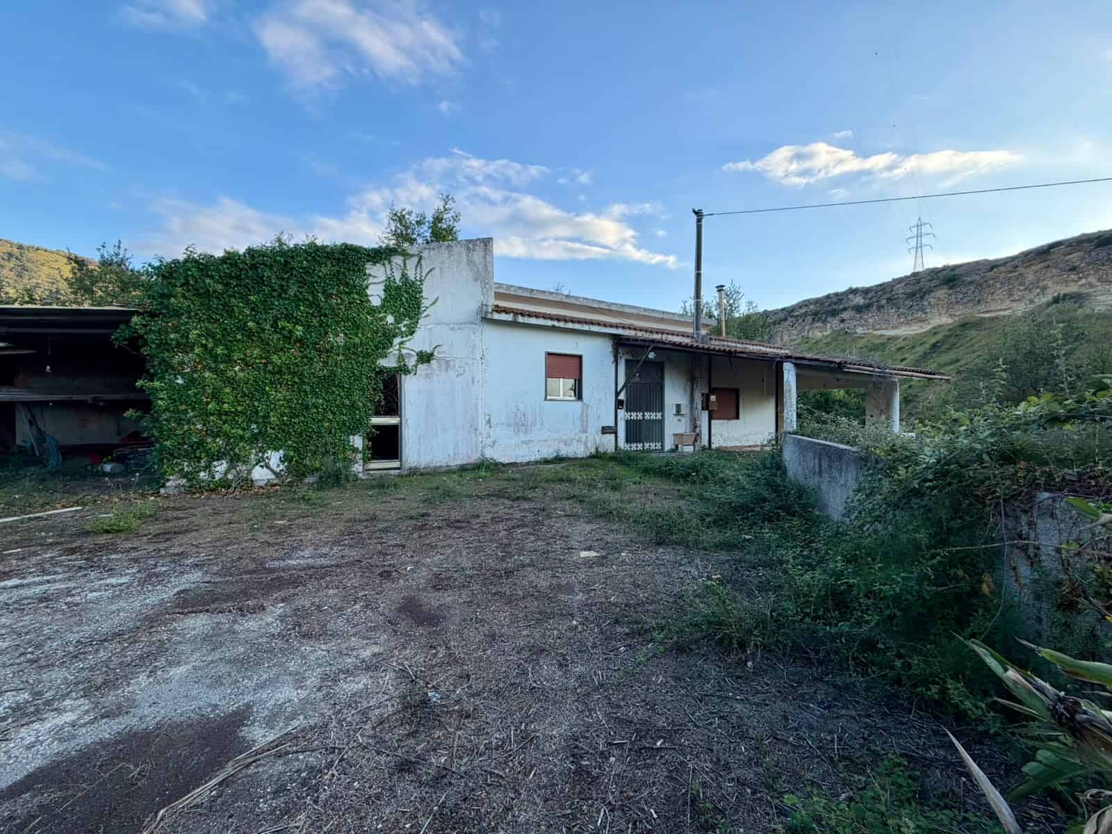 Casa Indipendente in via Santa Venera La Gala, Barcellona P.G., Me